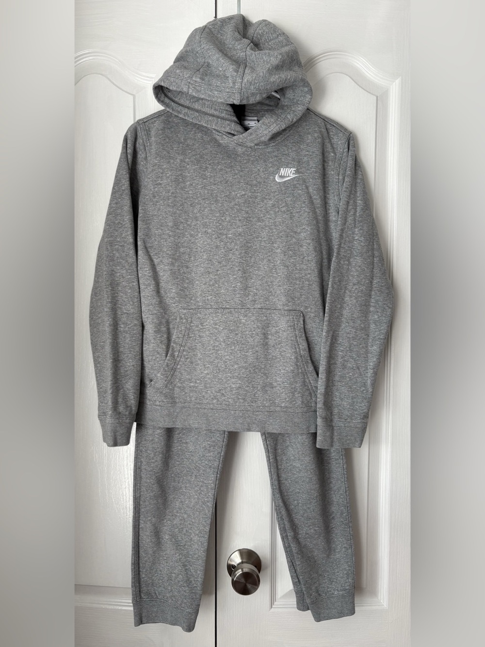 Nike Sportswear Fleece Kids Hoodie and Sweatpants Set, L/XL 🩶